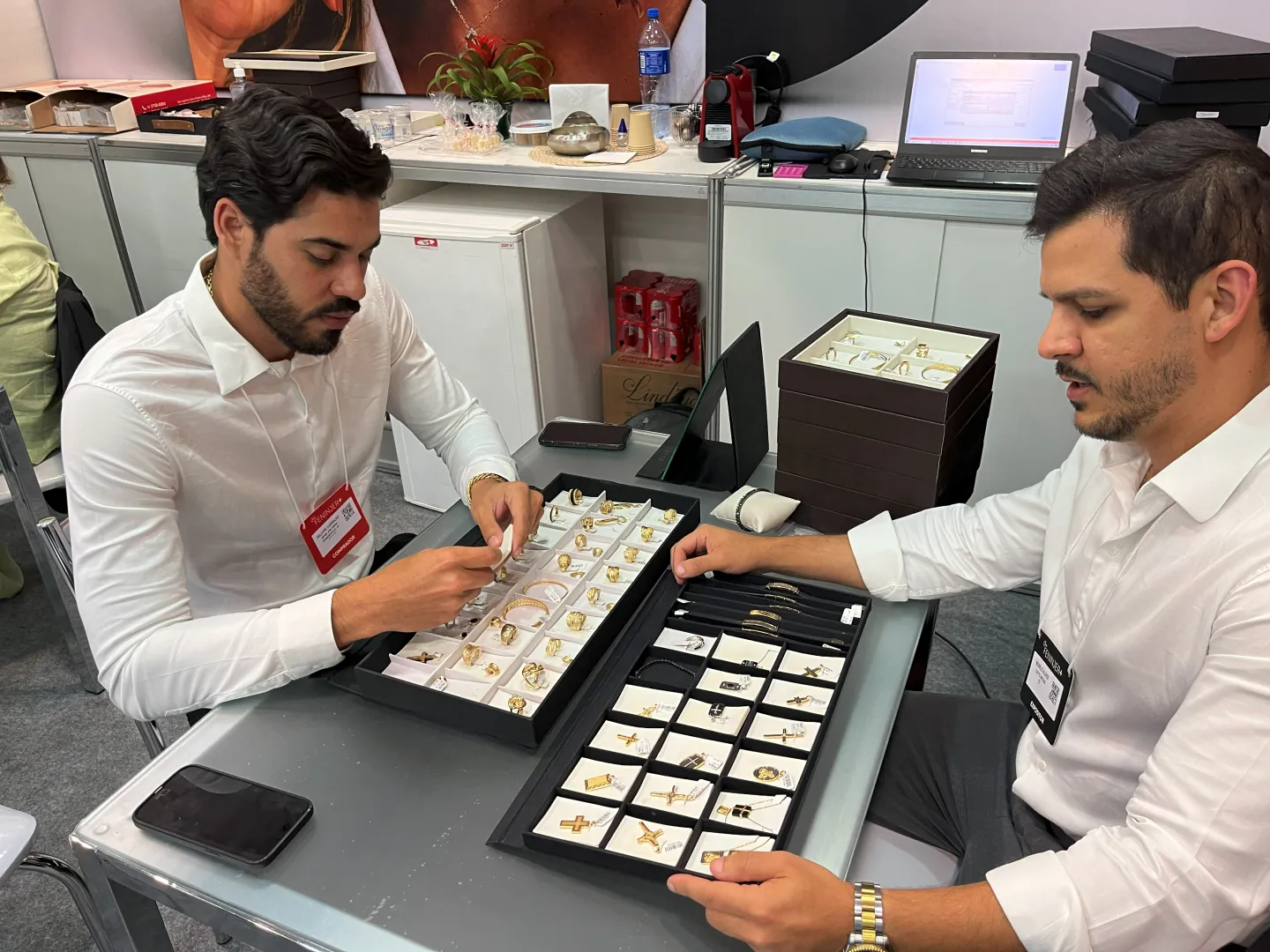 MYNE Joalheria — apresentação de peças durante a feira